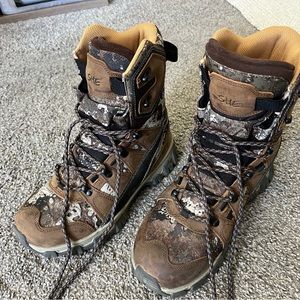 SHE Outdoors Hunting Boots camo new Size 8